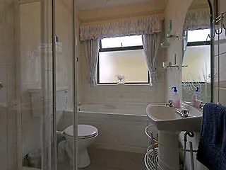 לינה וארוחת בוקר Dromhall Heights קיל איירן